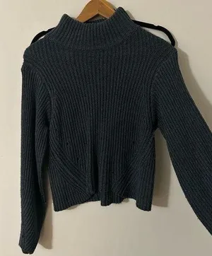 Gray turtleneck sweater Size M thumbnail 1