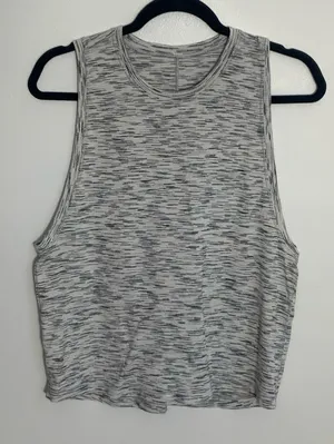 Lululemon Grey tank‎ thumbnail 1