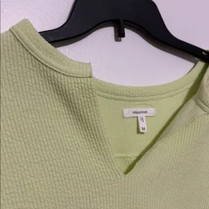 Maurices Soft Neon Green/Yellow Textured V-Neck High Low Top thumbnail 4