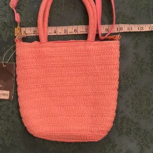 Crossi NWT pink woven straw handbag with handles and removable crossbody strap thumbnail 5