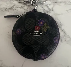 coach Circular Coin Pouch In Signature Canas With Country Floral Print cm317 thumbnail 1