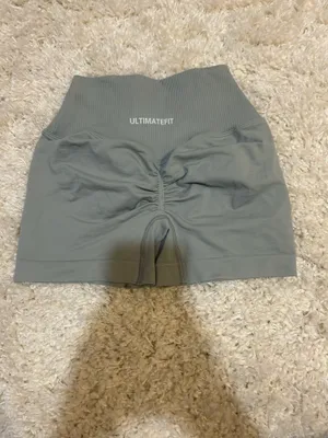 Ultimate FIT workout shorts Gray thumbnail 2