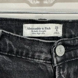 Abercrombie & Fitch The Ankle Straight Ultra High Rise Black 29/8L‎ thumbnail 4