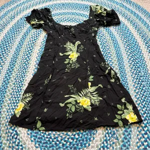 Urban Outfitters Milkmaid Floral Mini Dress Medium Puff‎ Sleeve Dark Romantic thumbnail 4