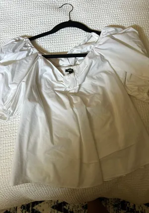 Express Puff Sleeve Top thumbnail 1