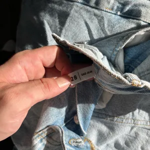 Vintage Y2K PacSun Dad Jeans High Rise Button Fly Light Wash Distressed Size 28 thumbnail 15