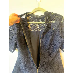 Nanette Lepore Lace Top Womens Size M Navy Blue Mock Neck Zipper Back Coquette thumbnail 9