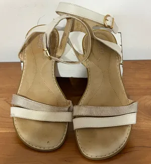 Born Womens F38301 White Gold Metallic Leather Ankle Strap Flat Sandals Size 9M thumbnail 1