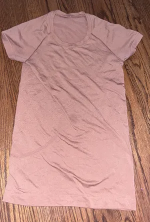 Lululemon Swiftly Tech Short Sleeve thumbnail 1