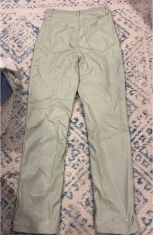 The 90s Straight Abercrombie Ultra High-Rise Green Leather Pant thumbnail 4