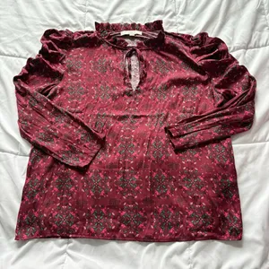 Loft Womens Size Medium Blouse Floral Red Ruffle Tie‎ Neck Officechic City thumbnail 1