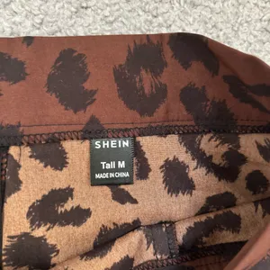 SHEIN Brown Leopard Print Midi Skirt with Side Slit thumbnail 4