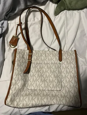 Michael Kors Purse thumbnail 1