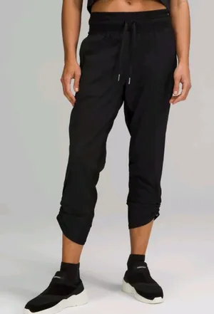 LULULEMON Dance Studio Mid-Rise Cropped Pants Size‎ 4 Black LW6AVQS thumbnail 1