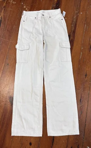 NWT Extra High-Waisted Sky-Hi Wide-Leg Cargo Jeans Ivory Ecru Old Navy 2 Tall thumbnail 1