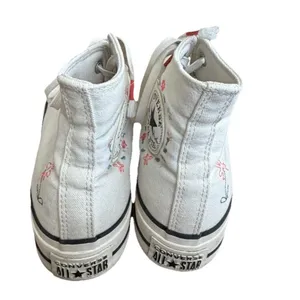 Converse High Tops WOMENS 7 White Embroidered FLOWERS Canvas Chuck Taylor thumbnail 3