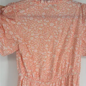Loft Lightweight Peach Colored Floral Dress thumbnail 9