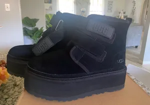 Ugg Boots Black thumbnail 3