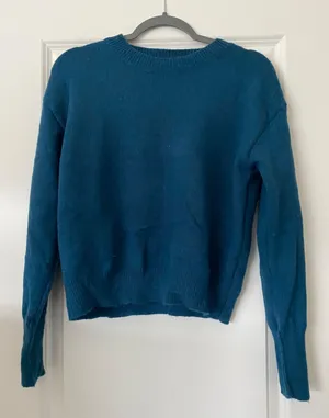 SheIn Cropped Sweater thumbnail 1
