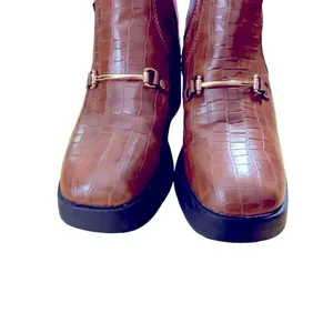 Truffle Collection sqaure toe loafer trim boots in brown croc size 8.5 thumbnail 9
