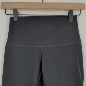 Everlane Women's The Perform Bike Short Size Extra Small Black Lightweight‎ thumbnail 2