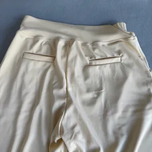 Women's Pull On Cream Colored Pant Size Medium #260636 thumbnail 6