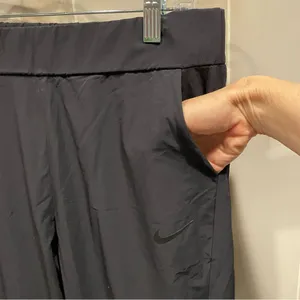 Cozy relaxed Nike dri-fit lightweight pants joggers pockets tapered leg pull on thumbnail 6