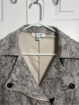 She + sky Snake-Print Cropped Moto Jacket in Taupe/Black size medium thumbnail 6