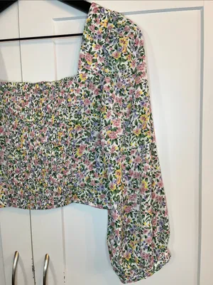 Lulu's Even Sweeter Floral Cropped Blouse with Puff Sleeves - Size Medium thumbnail 16