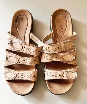 Clarks Leisa Cacti Open Toe Sandals Slip On Size 8. thumbnail 1