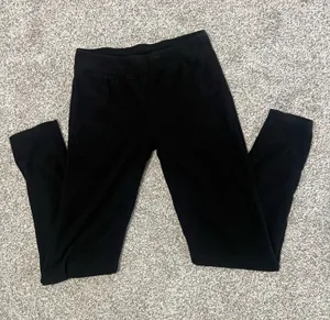 Warm Essentials by CuddlDuds Women's Black Ribbed Athletic Joggers thumbnail 1