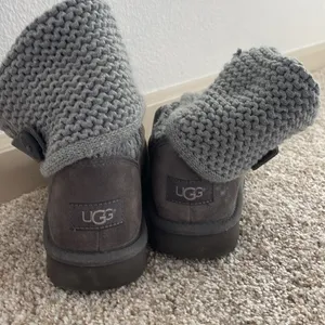 UGG Gray Sweater s - EUC thumbnail 2