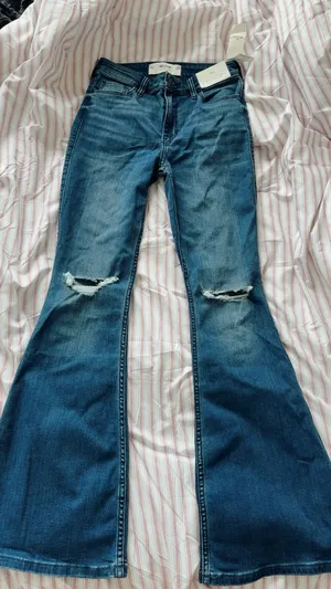 Hollister flare ripped jeans  thumbnail 1