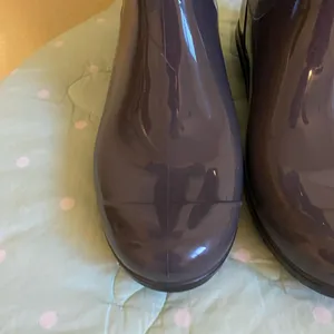 UGG Gray Lavender Shaye Nightfall Black Sole Tall Glossy Rain boots size 9 thumbnail 5