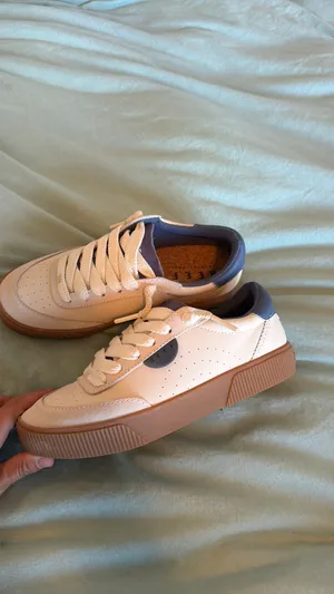 Reef Shoes Size 6 thumbnail 4