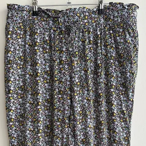 LOFT Paperbag Waist Cropped Flowy Floral Print Pants, Black/Multi, Size Large thumbnail 2