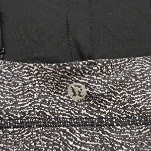 Lululemon Both Ways Bra Scatter Star Arctic Grey / Black Size 4 C26-025 thumbnail 4