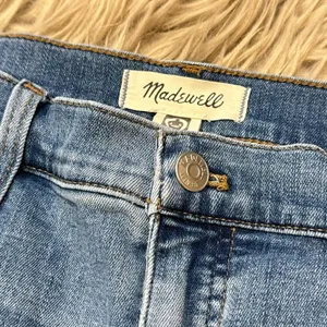 Madewell 11” roadtripper jeans size 32 thumbnail 2