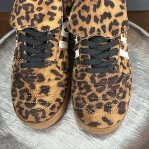 Streetwear Edgy Steve Madden Women Madrid Leopard Sneaker Size 7.5 Bujee Glam thumbnail 6