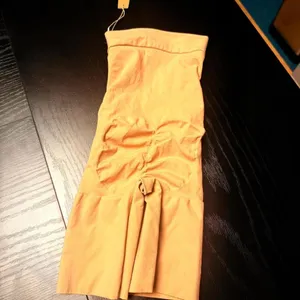 SKIMS Everyday Sculpt Mid Thigh Shapewear Shorts Nude XXS NWT Compression thumbnail 4