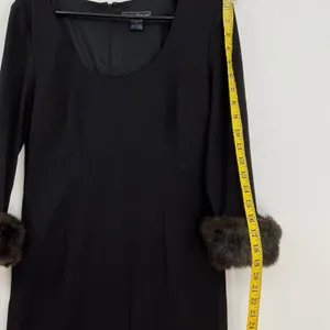 Jessica Howard Black Sheath Dress Removable Faux Fur Cuffs Size 10 Cocktail thumbnail 9