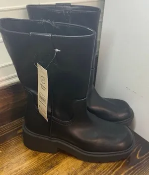 Time And Tru‎ Black Boots Size 6 thumbnail 1
