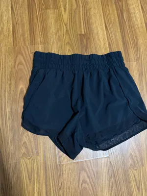 Athleta High Rise Mesh Racer Run Shorts 3” Black Athletic Performance Medium thumbnail 3
