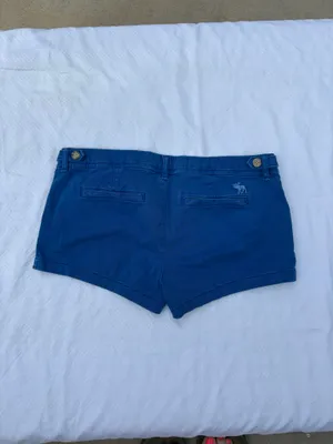 Abercrombie Low-Rise Shorts thumbnail 4