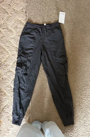 Lululemon Joggers thumbnail 1