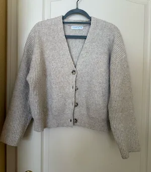 Primark V‑Neck Button Cardigan thumbnail 1