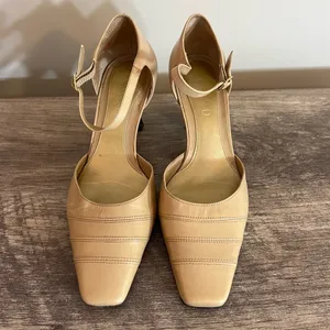 Vintage Michelle D Leather Heels W/ Ankle Strap Women’s Size 6 Beige Neutral thumbnail 4