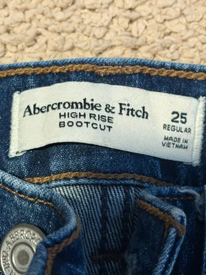 Abercrombie High-Rise Bootcut Jeans thumbnail 6