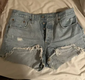 Levi's 501 Shorts thumbnail 1