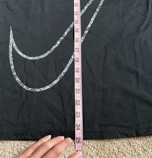 The Nike Tee Black Cotton Jersey Short Sleeve Tee. Size Medium thumbnail 4